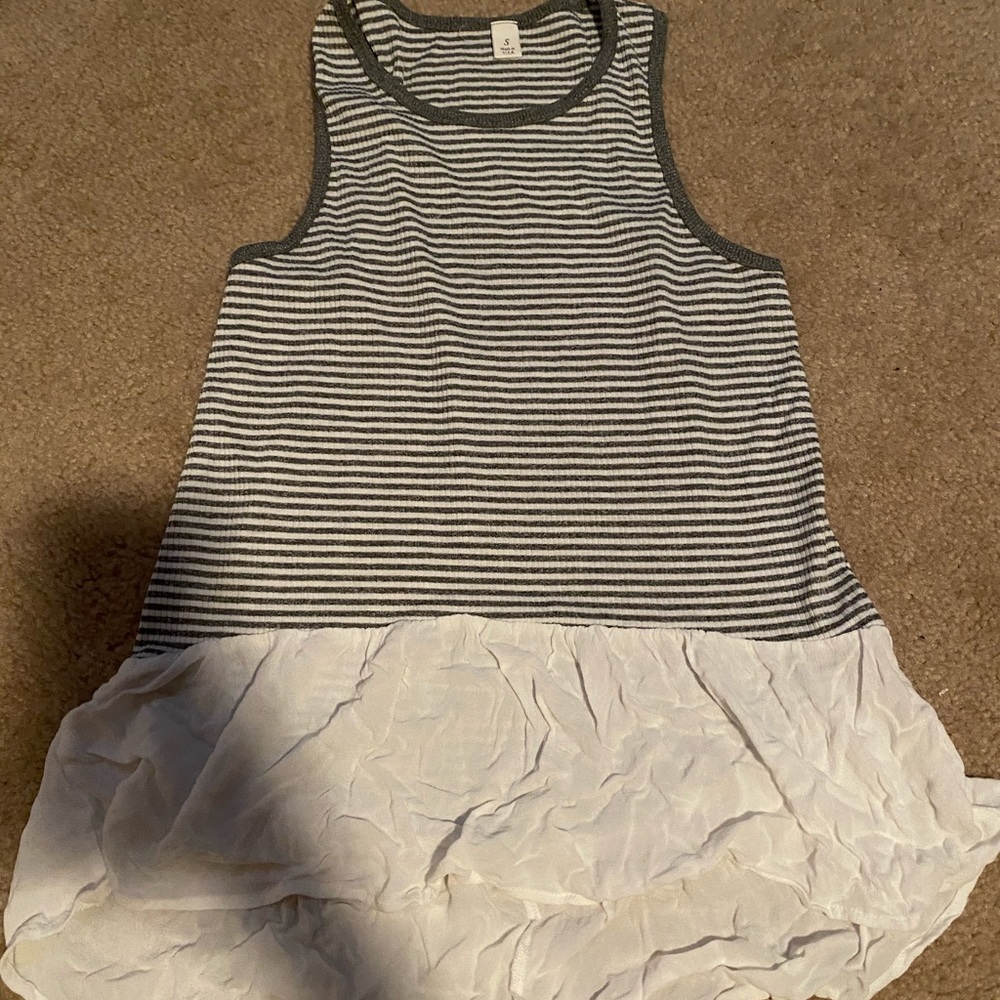 Boutique high low ruffle bottom tank